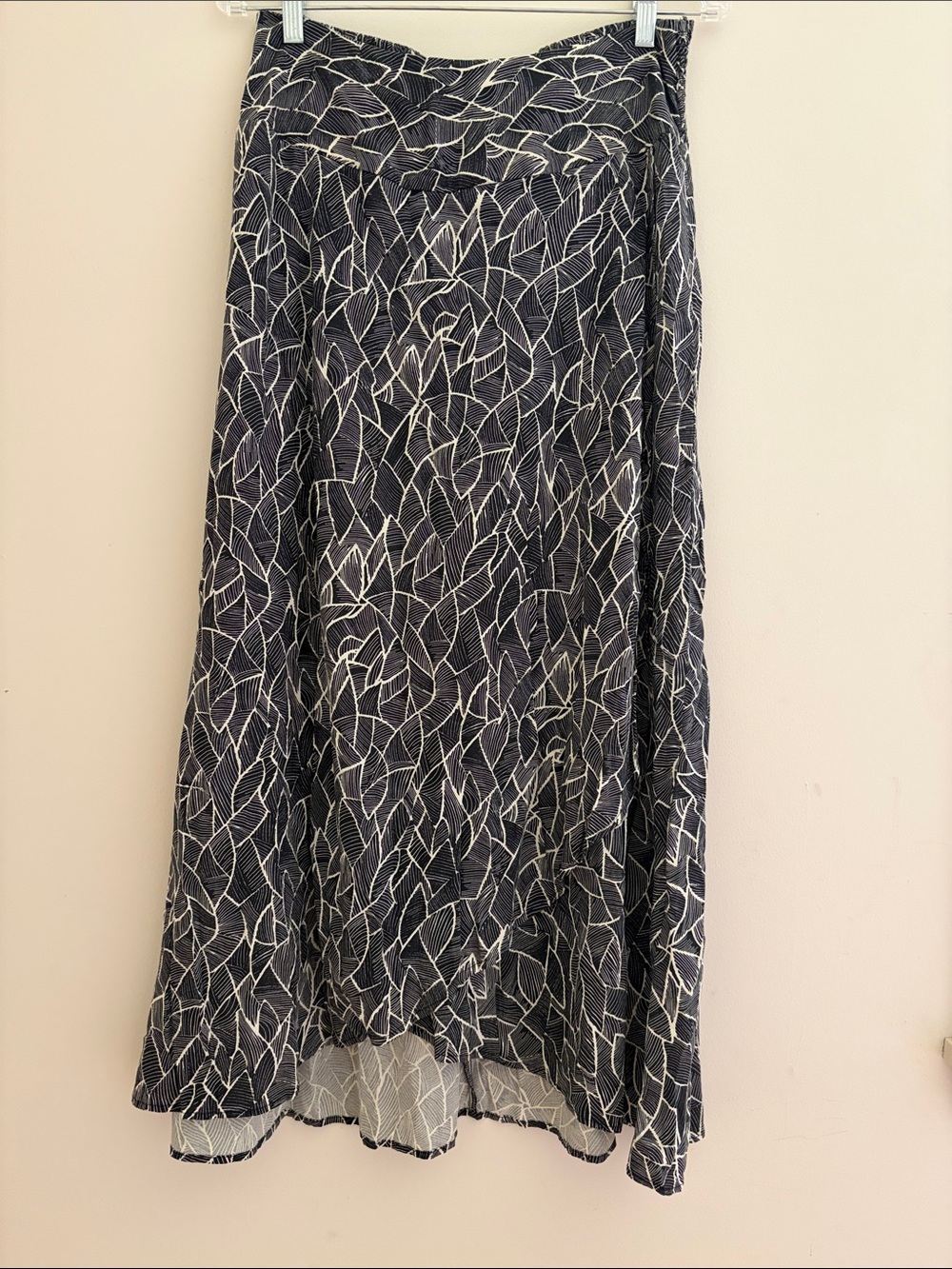 Women's Black Leaf-Print Maxi Skirt